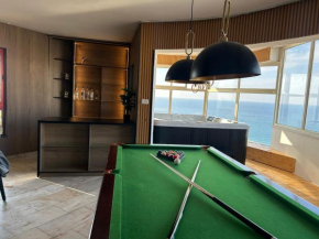 Sea-front apartment Netanya